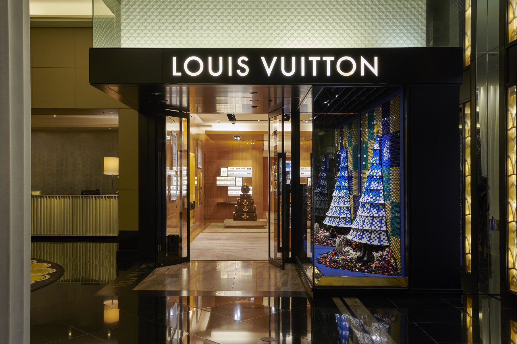 Louis Vuitton store front Champs Elysee